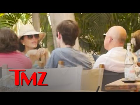 Jeff Bezos and Lauren Sanchez Have Lunch with Friends in St. Barts | TMZ