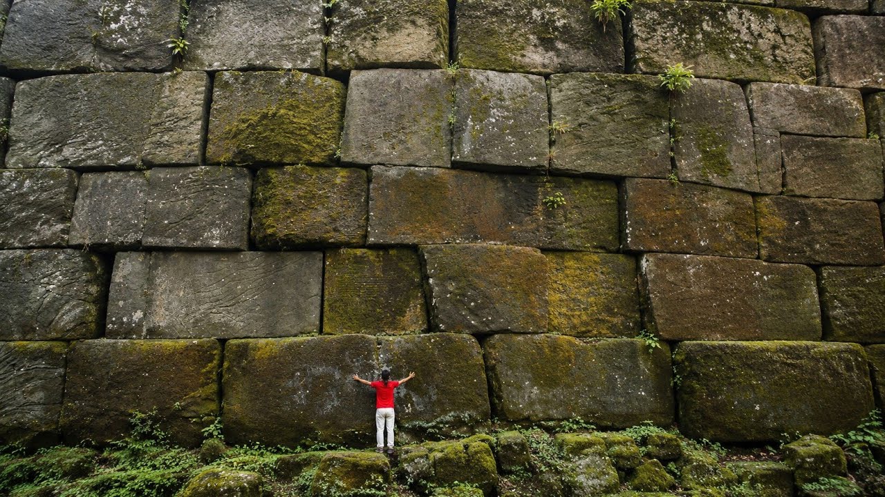 Miniatura del video: Pre-Historic Megastructure Hidden In New Zealand: Kaimanawa Wall