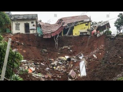 Two major landslide in  Cihanjuang village, West Java, Indonesia 🇮🇩 kills 11 people & 18 injured.