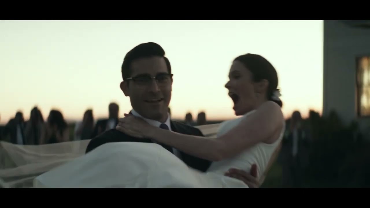 Superman and Lois / Kissing Scenes — Clark and Lois (Tyler Hoechlin and Elizabeth Tulloch) | 1x11