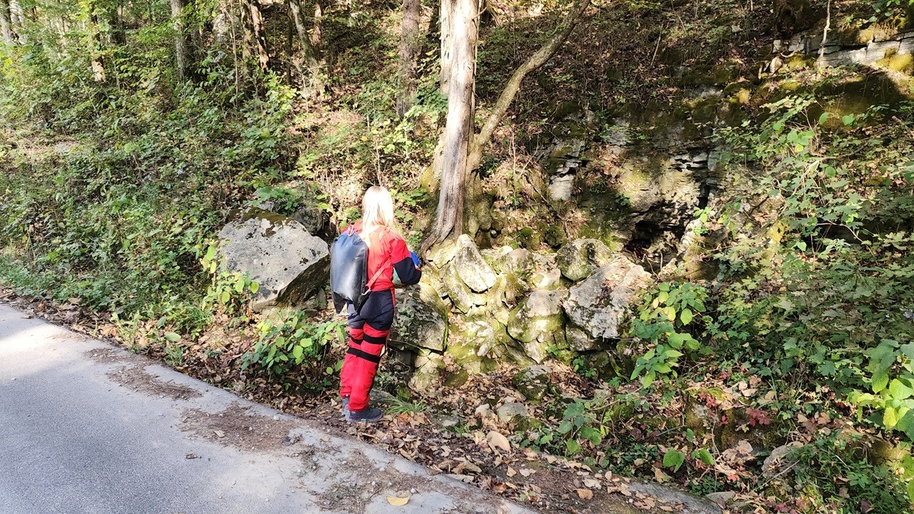 Roadside Spring Cave Opens Up Huge Inside