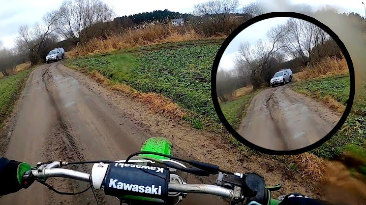 Szybka ucieczka przed Strażą Leśną! Chyba ktoś zadzwonił...