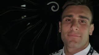 Airline Pilot pay 💰 #pilot #airlinepilot #pilotlife