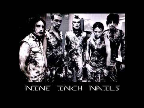 Nine Inch Nails - Happiness In Slavery Woodstock'94 - YouTube