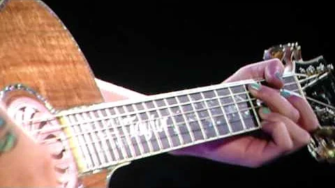 Taylor Swift Singing Dancing in the Dark Bruce Spr...