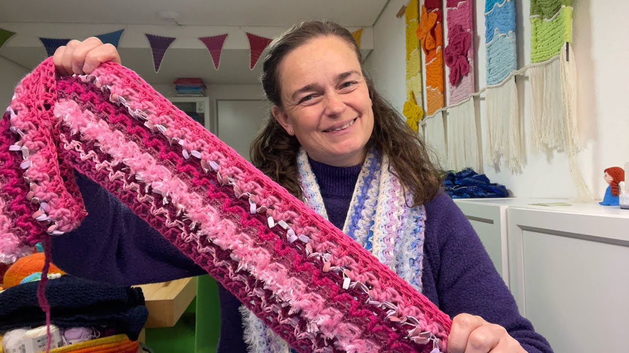 Haak samen met mij aan de roze v-steek colsjaal - Haakcafe 26-10-25