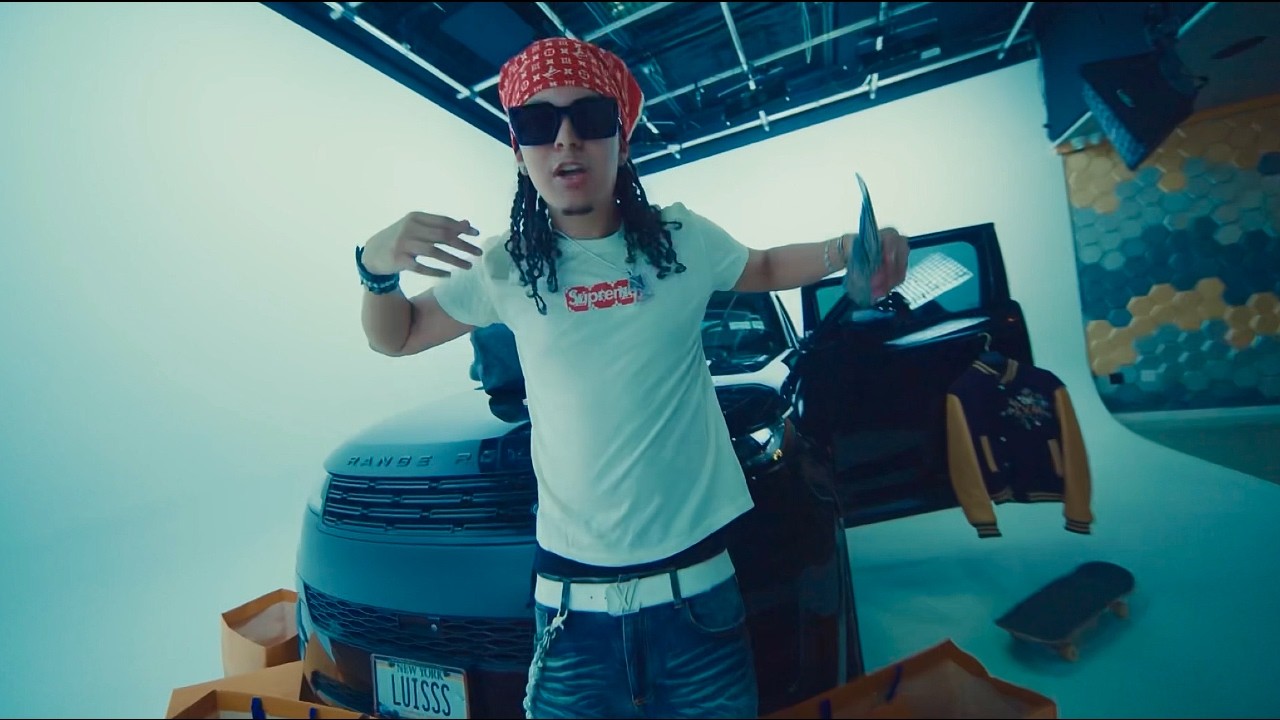 Guarda Luisss - Lui V (Official Music Video) su YouTube Guarda Luisss - Lui V (Official Music Video) su YouTube
