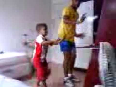 Thiago e Bruninho no comercial da Seara - OFICIAL Copa 2010 kkk.3gp