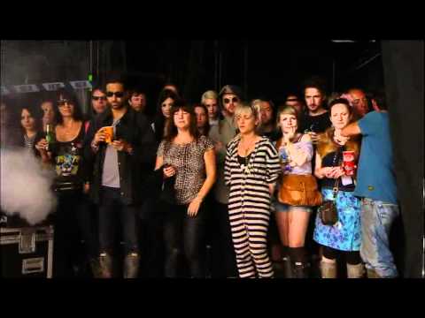 03 Heart Is A Beating Drum - The Kills. Glastonbury 2011.