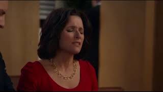 Gary helps Selina Pray  -  VEEP  -  HBO