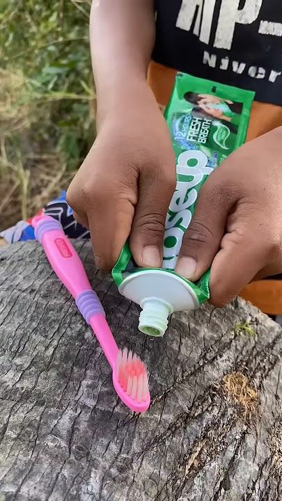 😁😱🪥😃Survival Skills: SMART idea and USEFUL with toothpaste #bushcraft #8⁷⁸⁶474