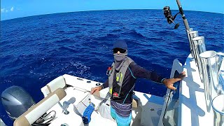 Solo Fishing Trip in the Bahamas in a Small Crooked PilotHouse Boat