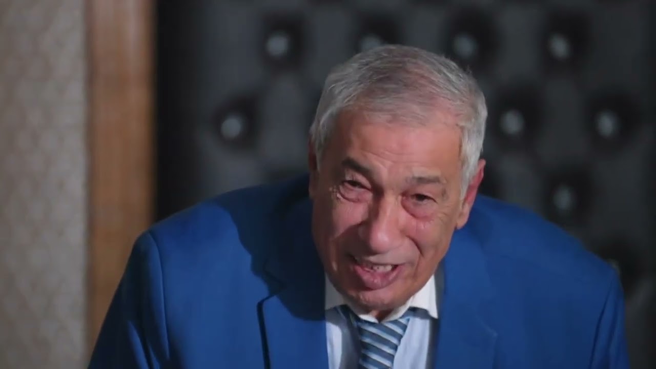 يا كمال، آش حطيتلي فيها المدفونة؟ 😳  سي عبد العزيز، لباس؟