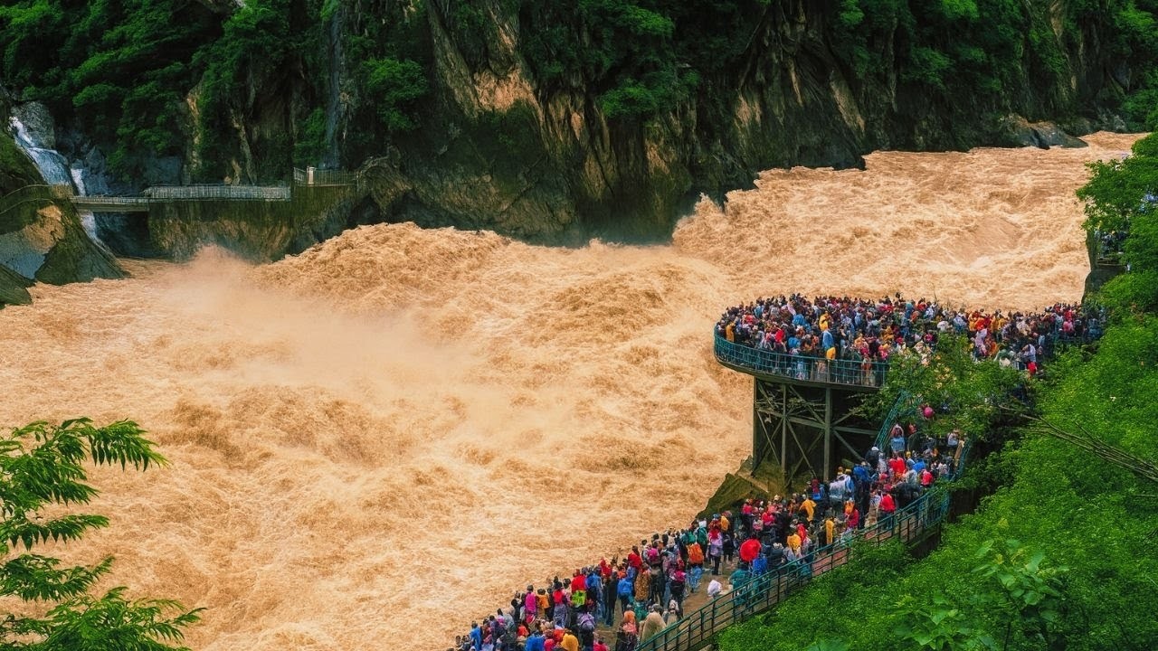 Nature's Masterpieces: 30 Wonders of the World