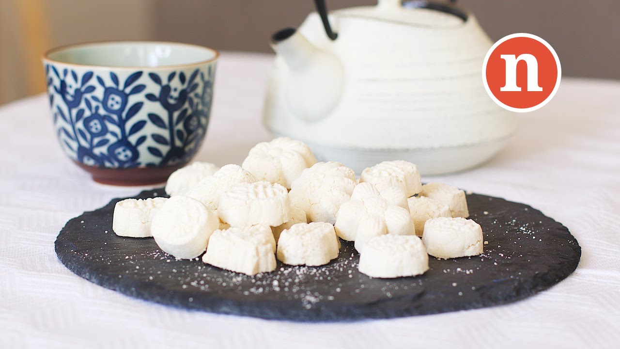 Coconut Cream Cookies | Kuih Bangkit | Tapioca Cookies | 番婆饼 [Nyonya Cooking]