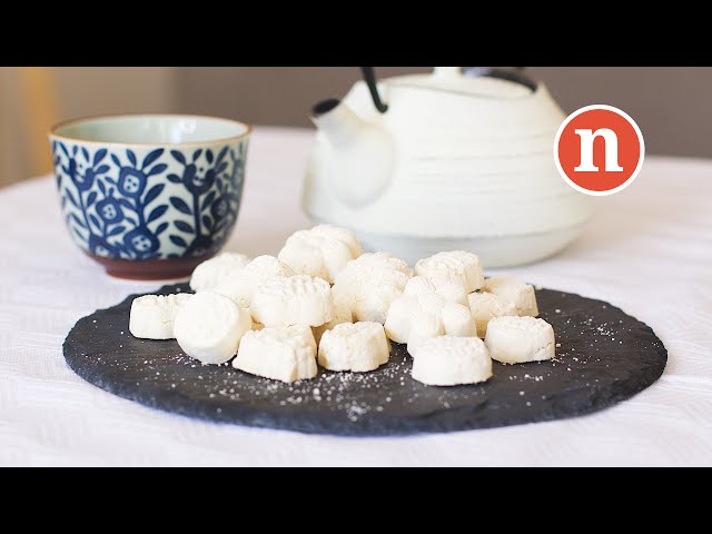 Coconut Cream Cookies | Kuih Bangkit | Tapioca Cookies | 番婆饼 [Nyonya Cooking] class=