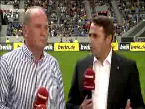 "Hoeneß du Arschloch"