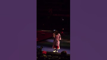 Thumbnail of Billie Eilish Performs Birds of a Feather Live in LA 🕊️✨