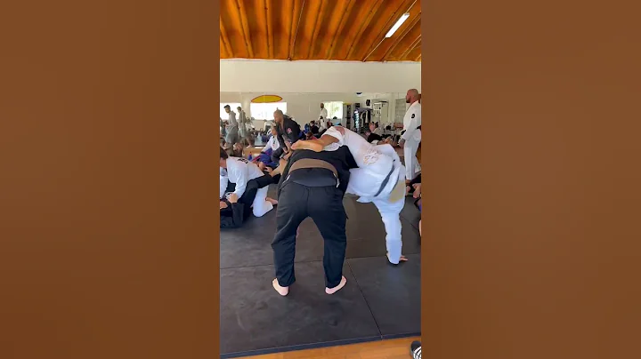 Ankle pick flow🌪 Rocking the @shoyoroll.europe x @rvca x Kelsey Brookes Gi