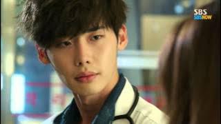 SBS [Doctor Stranger] - Park Hoon (Lee Jong-suk) finding the red bracelet and the suspicious woman