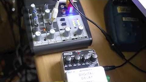 No Input Mixing: Behringer Xenyx 502 + Reverb Pedal + Delay Pedal