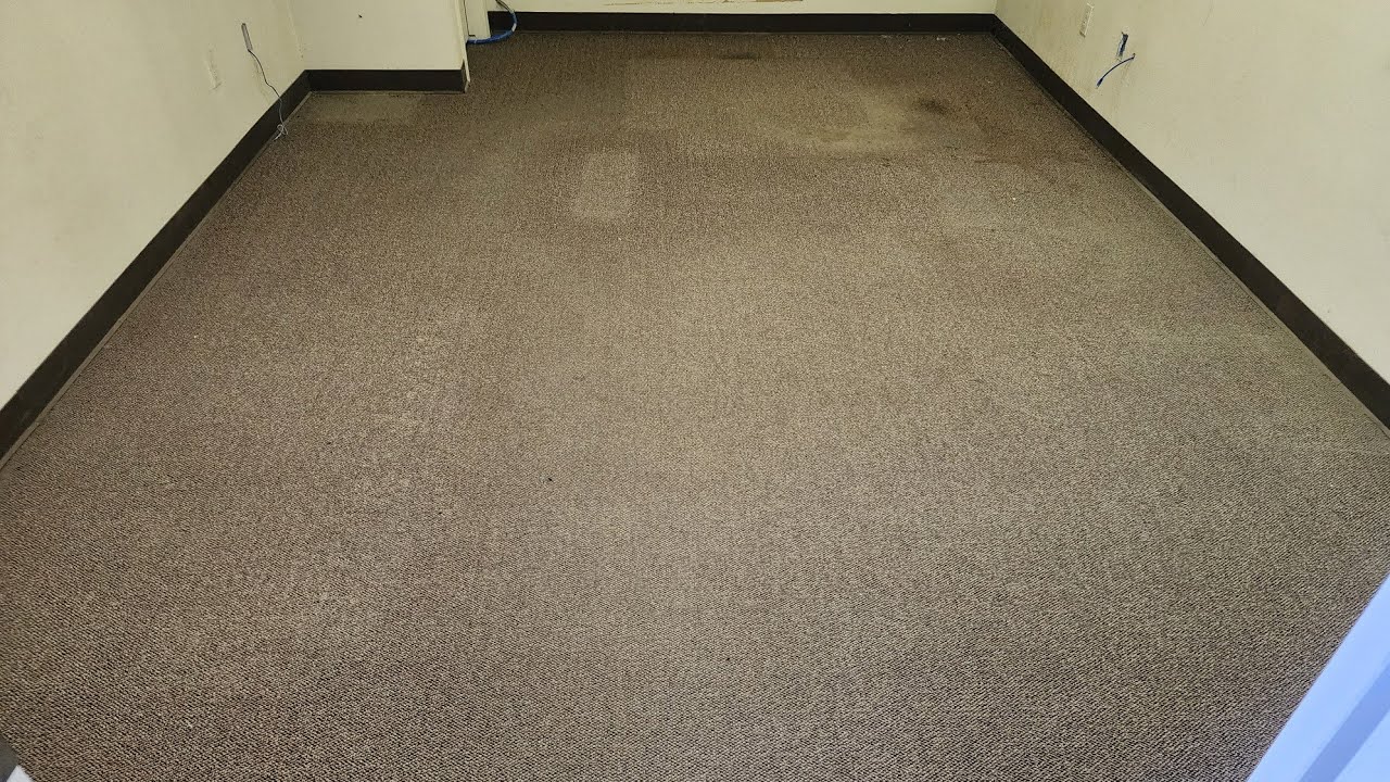Chewing Tabacco spit out on Carpet 😳