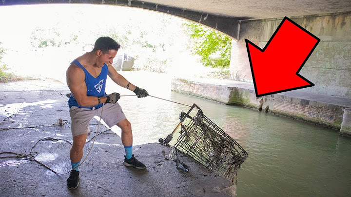 JE TROUVE UN TRÉSOR DANS L'EAU ! (pêche à l'aimant géante)