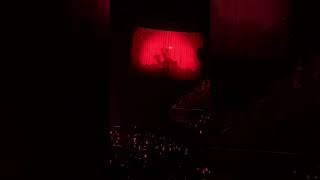 Sabrina Carpenters Bed Chem Outro At London Short N Sweet Resimi