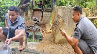 Collect rocks and gravel to repair the old water tank yard that has not been used for a long time