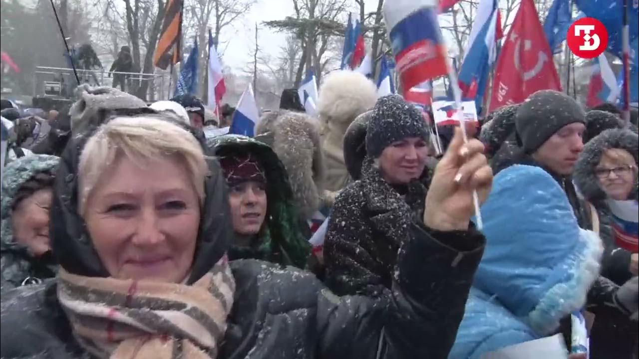 Митинг концерт 10 лет в родной гавани. Митинг в Красноярске. Митинг-концерт "Крым. 10 Лет в родной Гавани" на красной площад2014и.