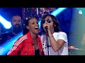 Ana Peleteiro canta 'Quero Josar' con Heredeiros da Crus - Land Rober