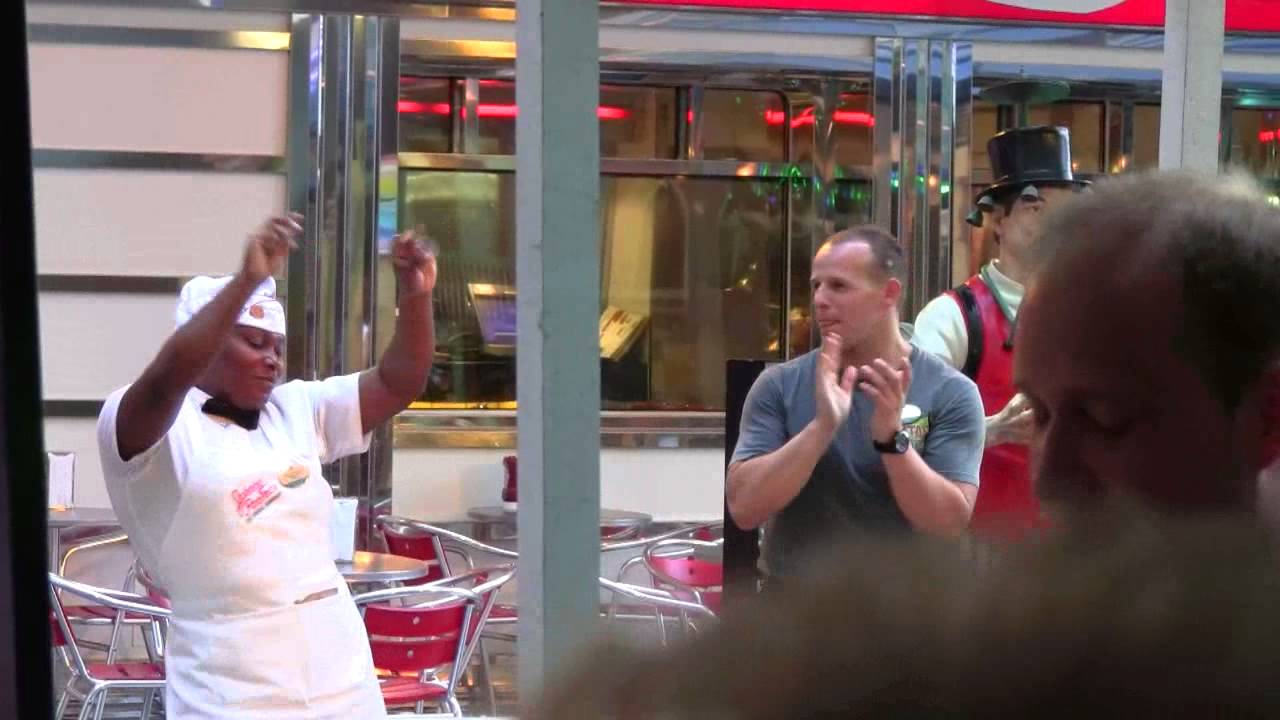 Waitress dancing to music from Ritas Cantina - YouTube
