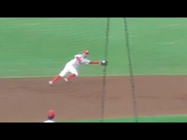 エリア61、矢野雅哉の網にかかる！横っ飛びで安打を阻止する好