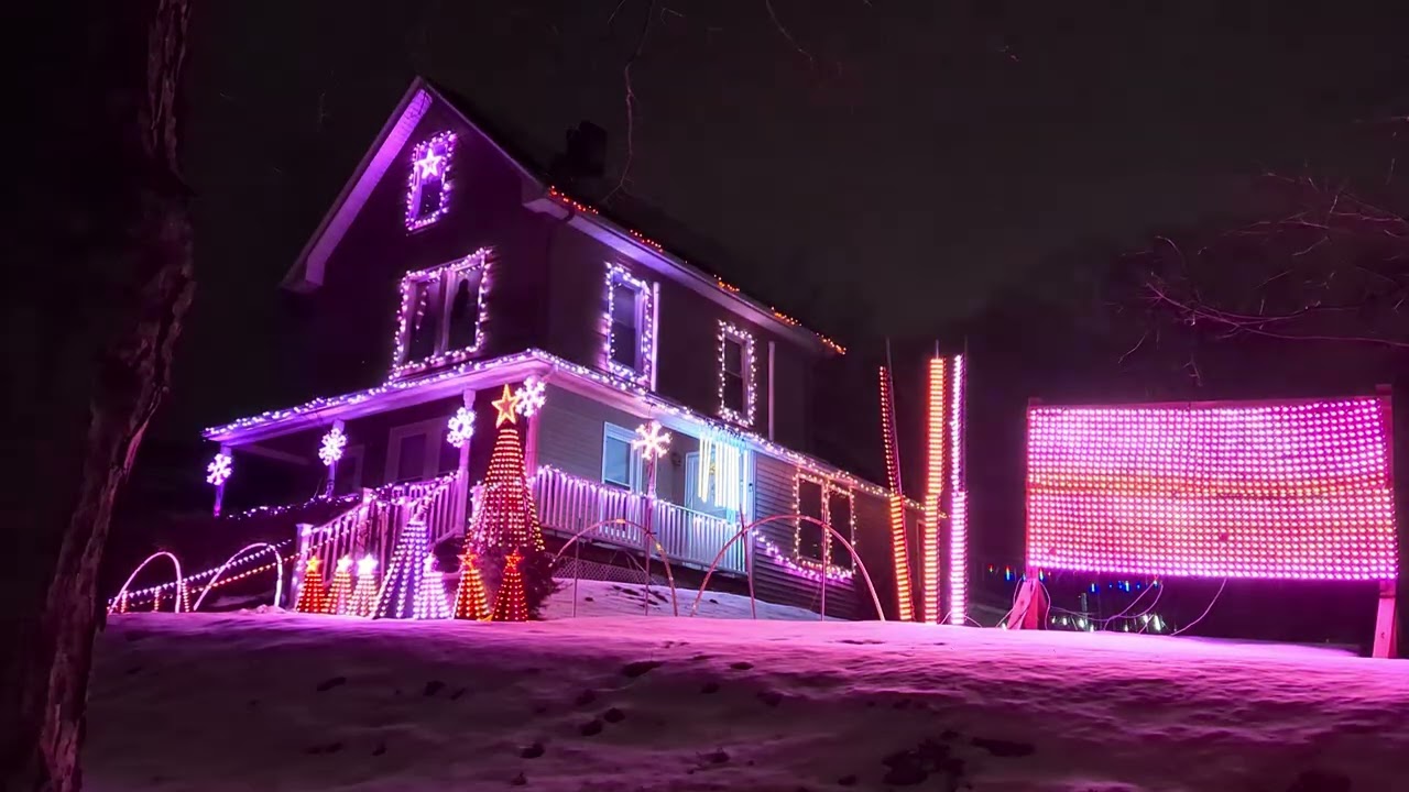 Michael's Holiday Light Show in Meriden, CT  1/5/2026 - 8 Bit Sleigh Ride