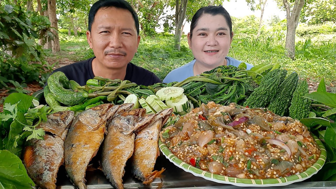 ซุปมะเขือปลาทูทอด ผักลวกผักสดมาเต็มถาดอีกแล้วจ้ามื้อนี้แซบคือเก่าจ้า 20 มิถุนายน พ.ศ.2567