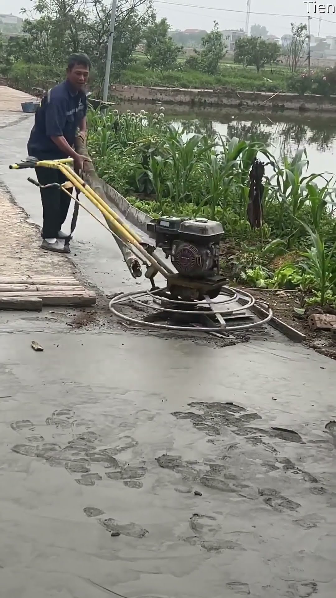 Mower Spins Wildly Out Of Control || ViralHog