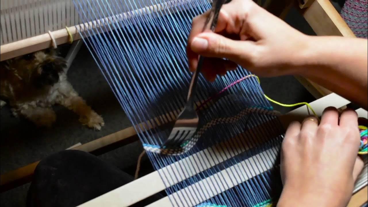 Tapestry style weaving on a rigid heddle loom, part 3 YouTube