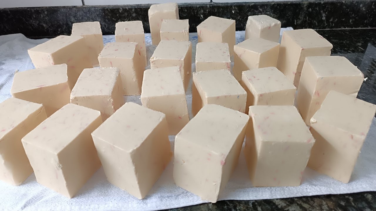 meninas,eu consertei meu sabão assim.esse sabão é um sabão de tempos atrás.