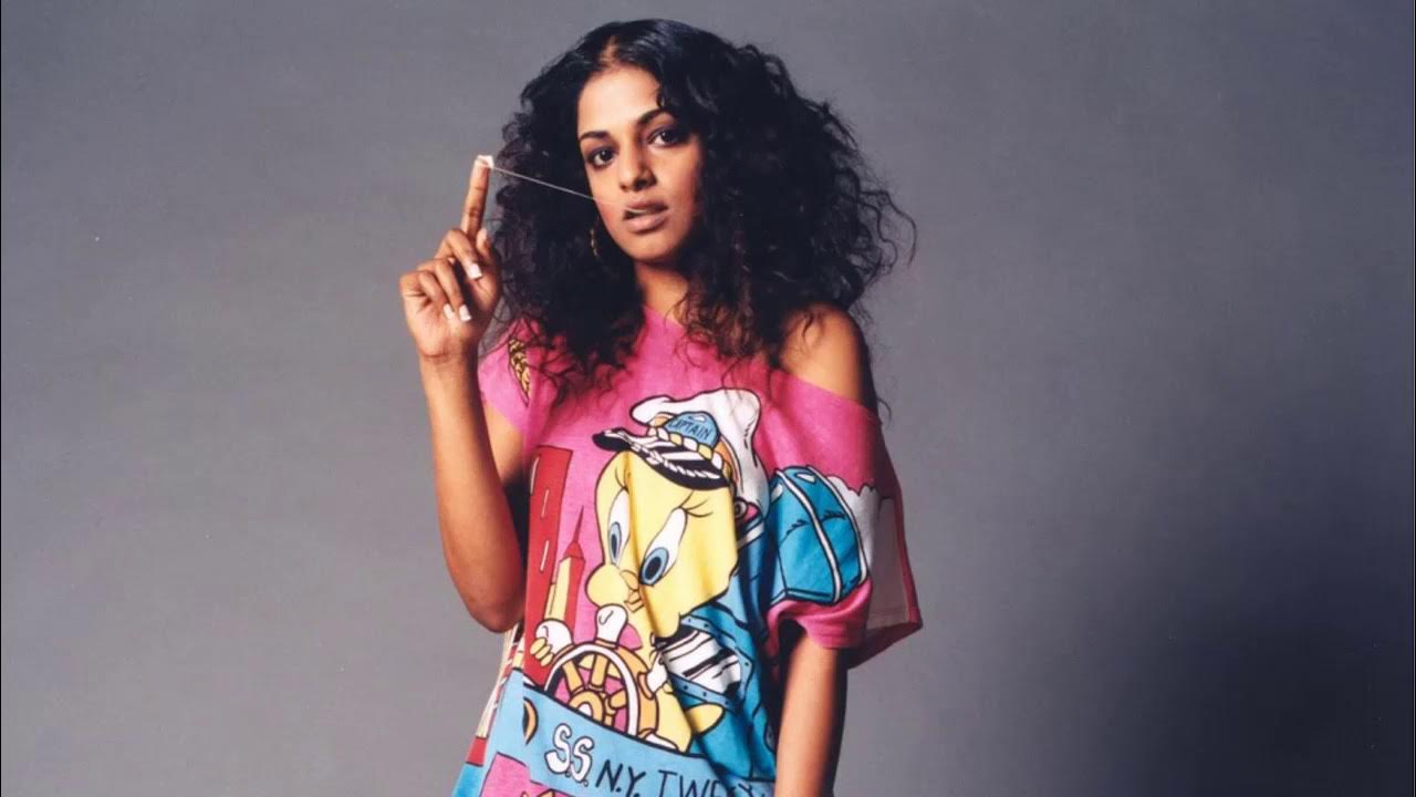 A. M. Mia певица. M. A певица.