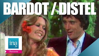 Video thumbnail of "Brigitte Bardot et Sacha Distel "Tu es le soleil de ma vie" | Archive INA"