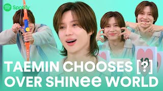 What does TAEMIN choose over SHINee WORLD?ㅣUNBOXING SHOW (FULL)