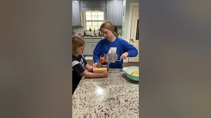 Pampered Chef Apple Peeler Corer