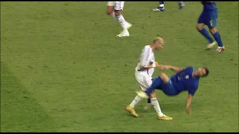 Cosa disse Materazzi a Zidane prima della testata?