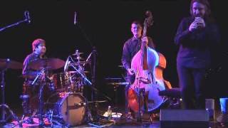 Trio / Pensar Positivo - Isorhythm # 18