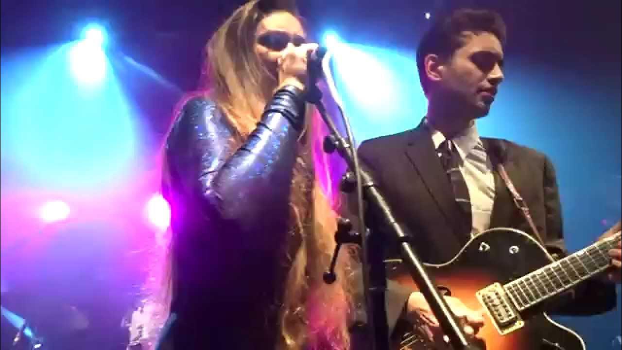 Kitty , Daisy & Lewis . It ain't your business . Live in Paris . L e Trabendo Kitty , Daisy & Lewis . It ain't your business . Live in Paris . L e Trabendo