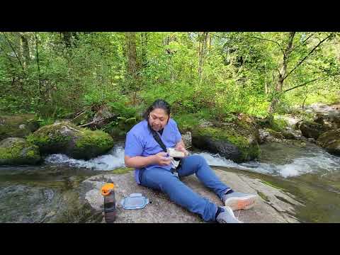 KAY GANDA NG PWESTO KUNG SAAN AKO KUMAIN SA ILOG
