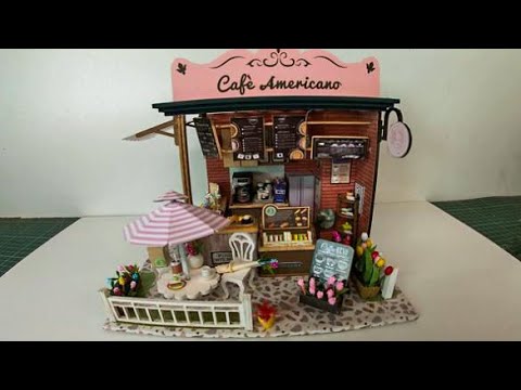 Maquette de maison de poupée miniature - Café ? - Crafts&Co