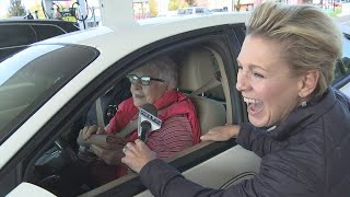 FOX 12 Surprise Squad gives free fill-ups of gas to Fred Meyer customers