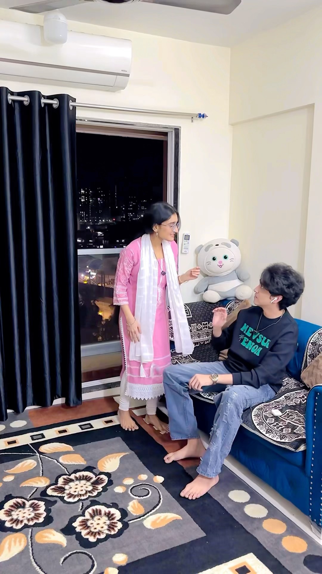 English Song Yaa Desi Gaana?? Aap Kya Sunte Hai? #zidaanshahidaly #comedy #shorts