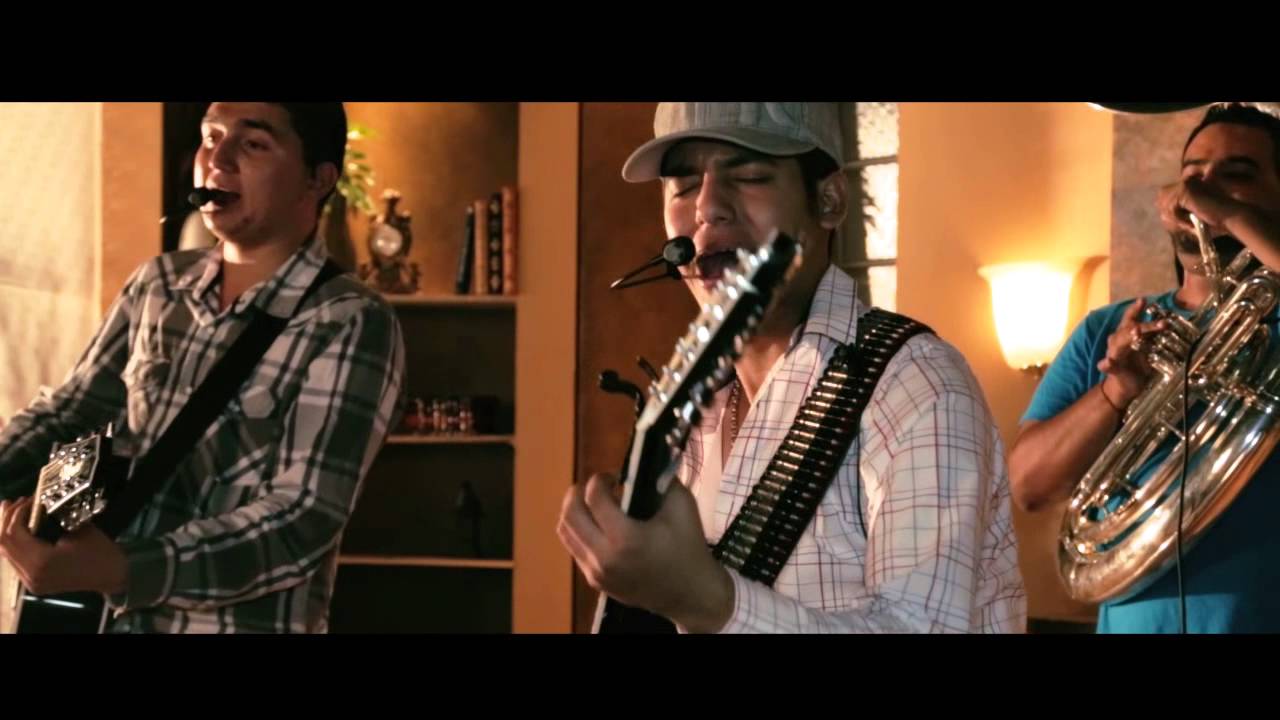 Ariel Camacho y Los Plebes del Rancho - El Mentado